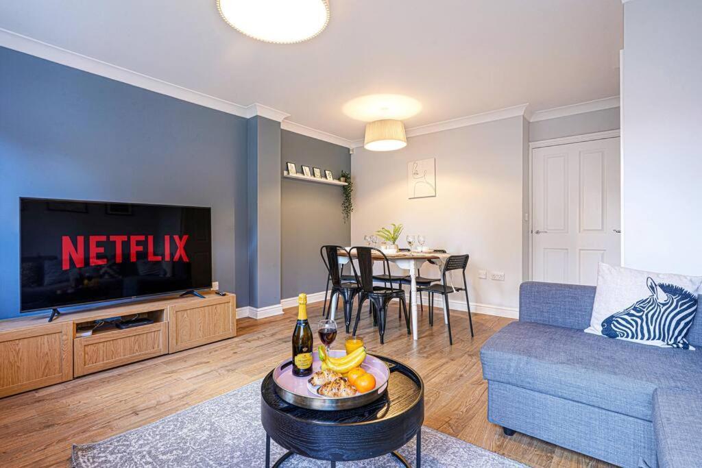 밀턴 케인즈 Forthill House - Close To City Centre - Free Parking, Super-Fast Wifi And Smart Tv With Netflix By Yoko Property 빌라 외부 사진